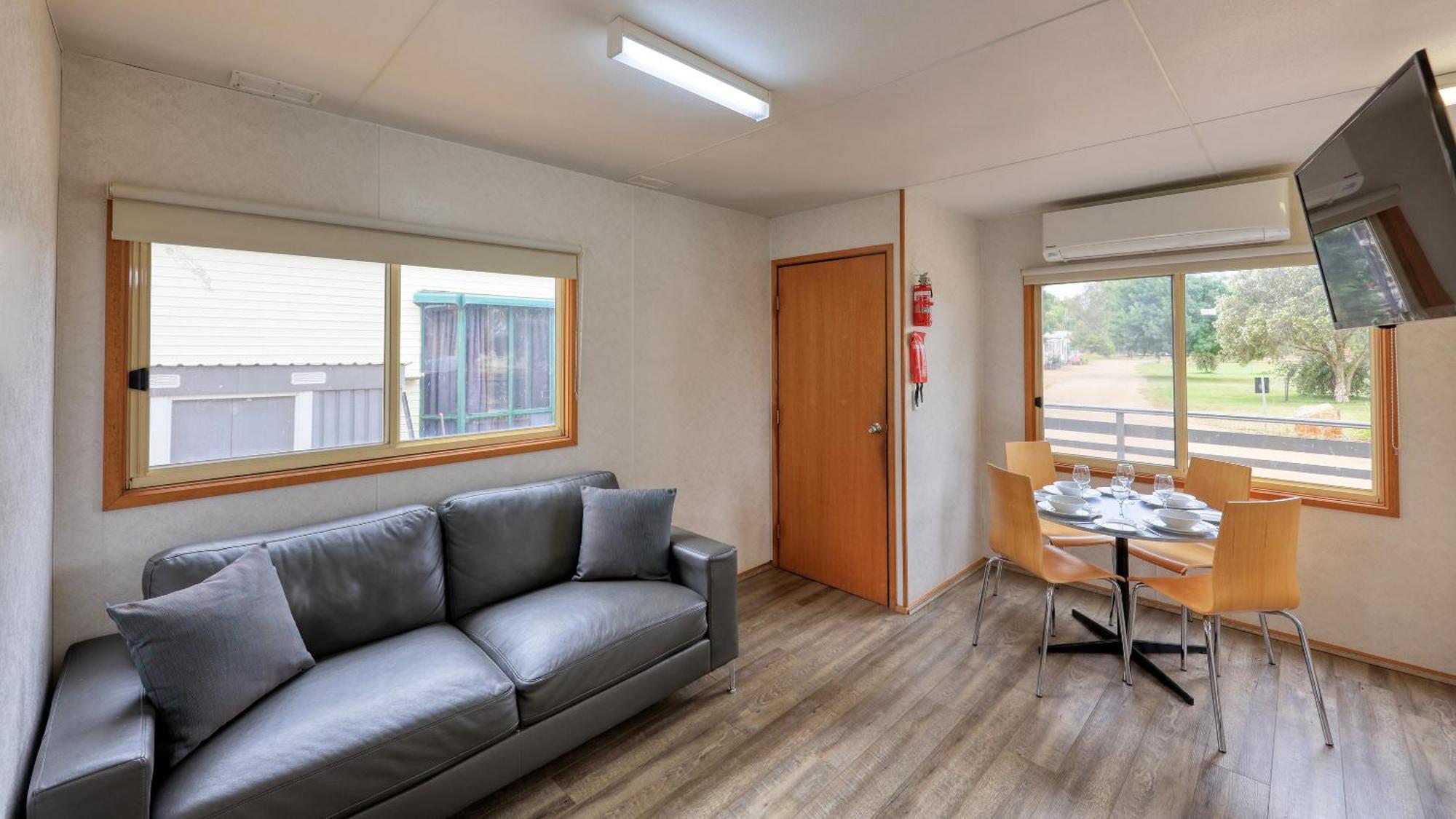 Yarrawonga Riverlands Tourist Park Room photo