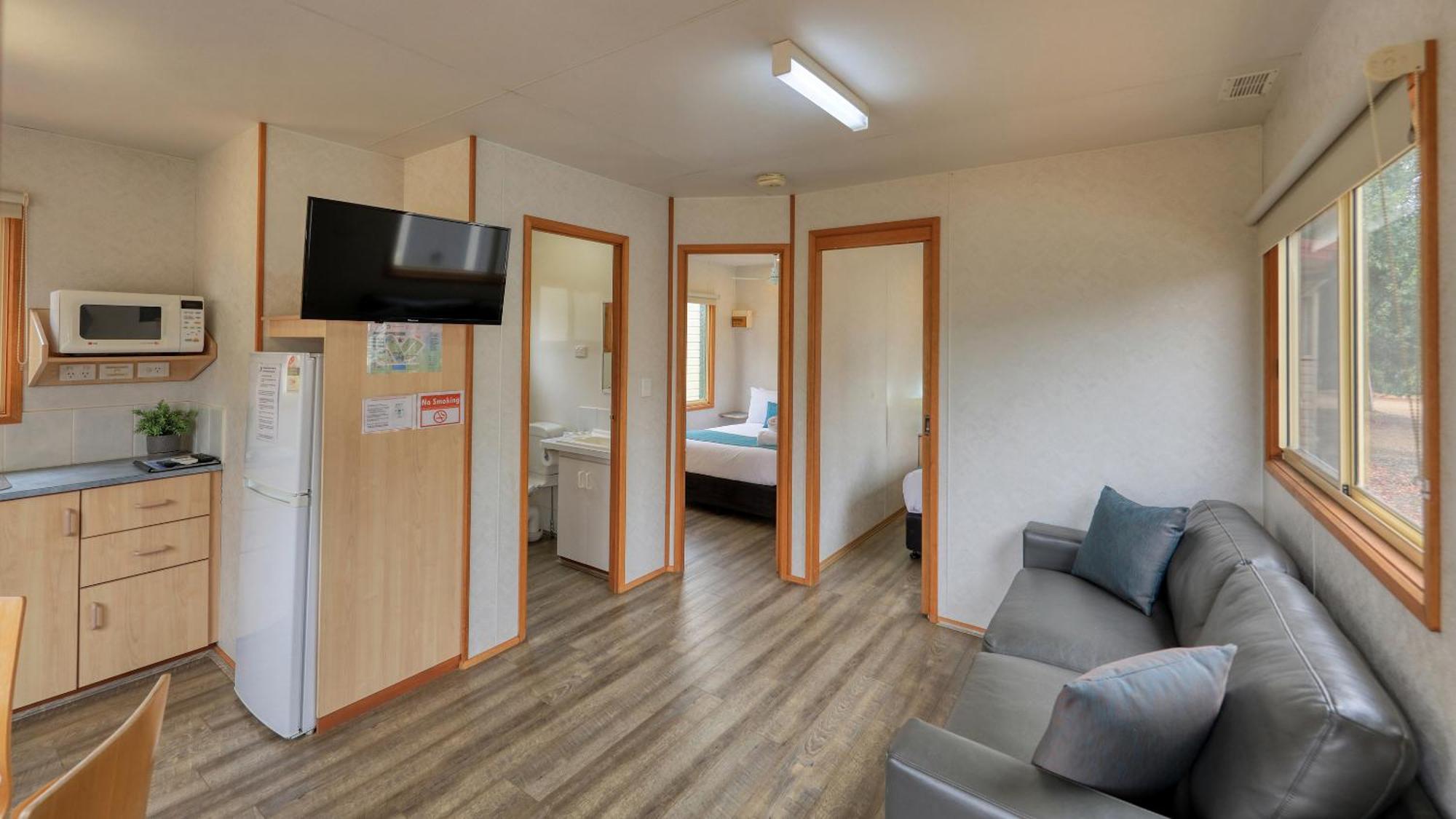 Yarrawonga Riverlands Tourist Park Room photo