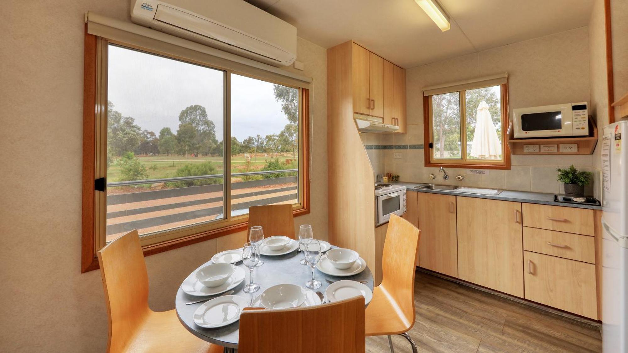 Yarrawonga Riverlands Tourist Park Room photo