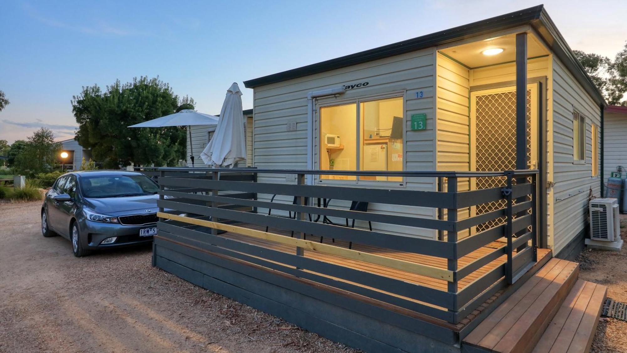 Yarrawonga Riverlands Tourist Park Room photo