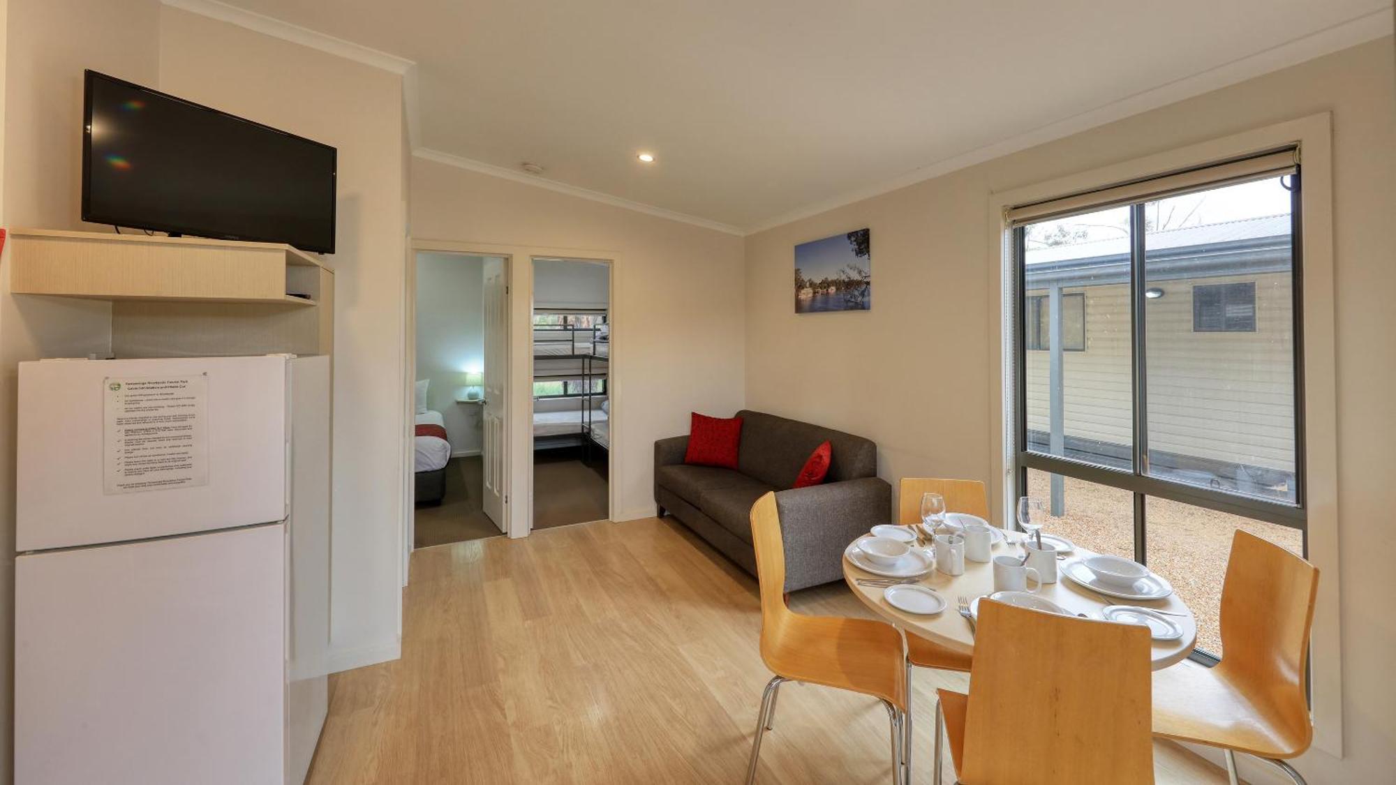 Yarrawonga Riverlands Tourist Park Room photo