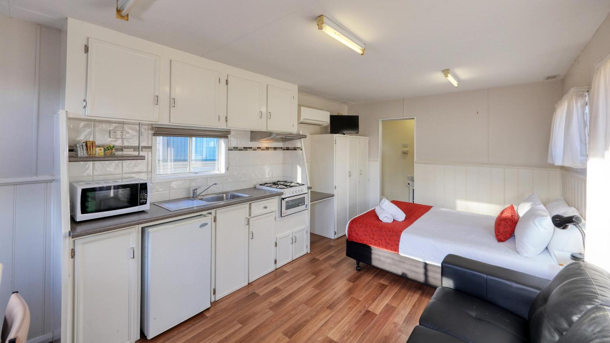 Yarrawonga Riverlands Tourist Park Room photo