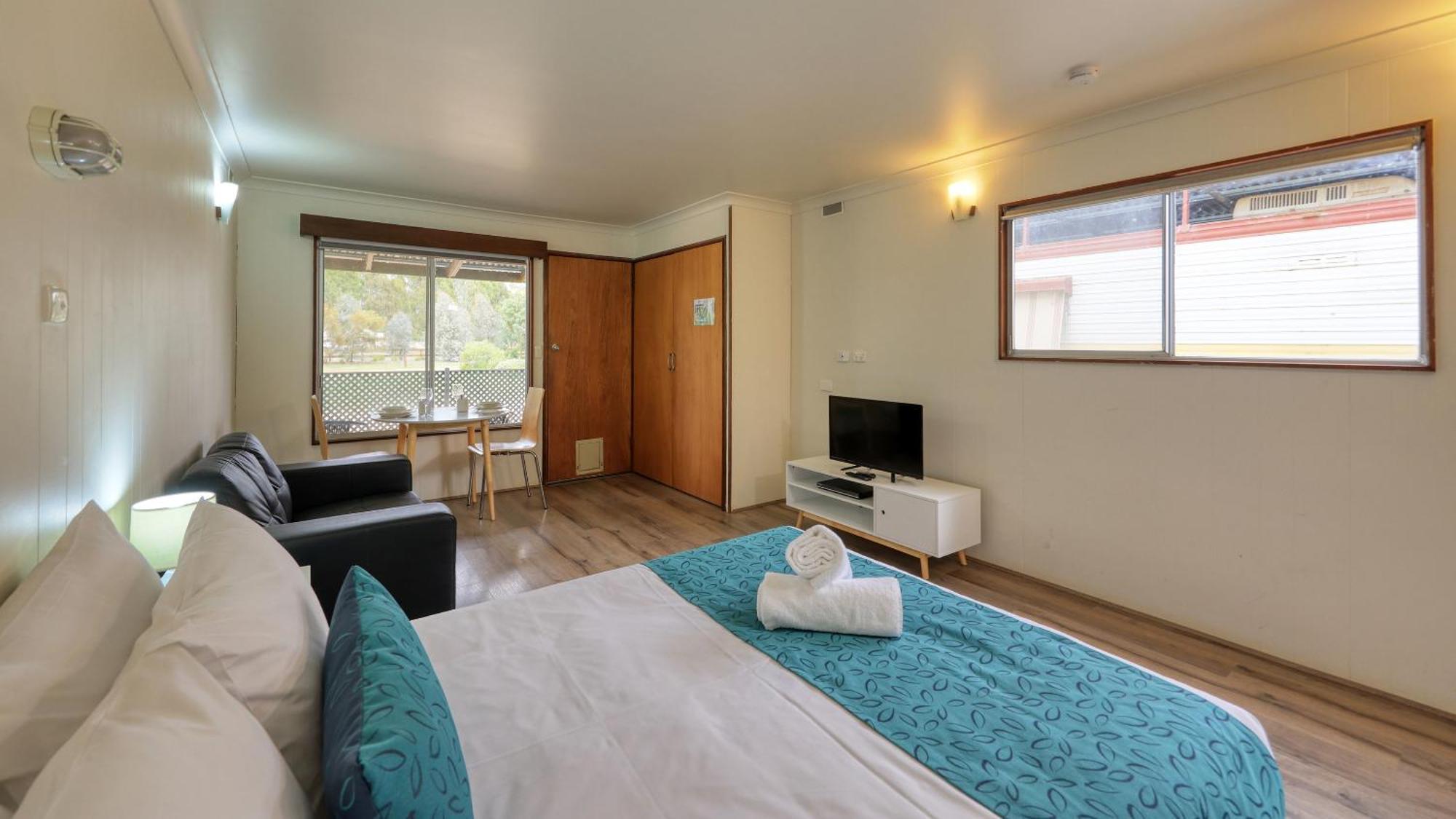 Yarrawonga Riverlands Tourist Park Room photo