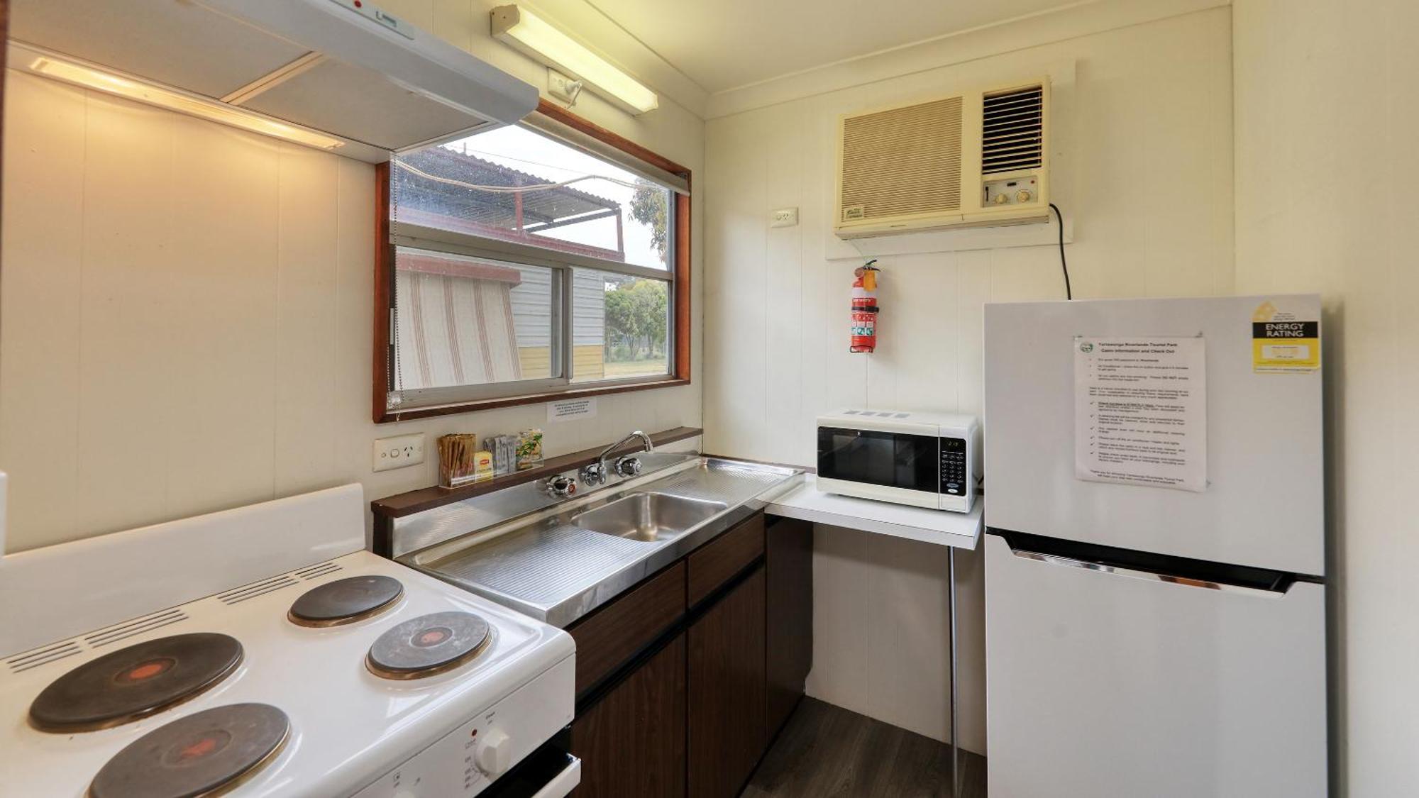 Yarrawonga Riverlands Tourist Park Room photo