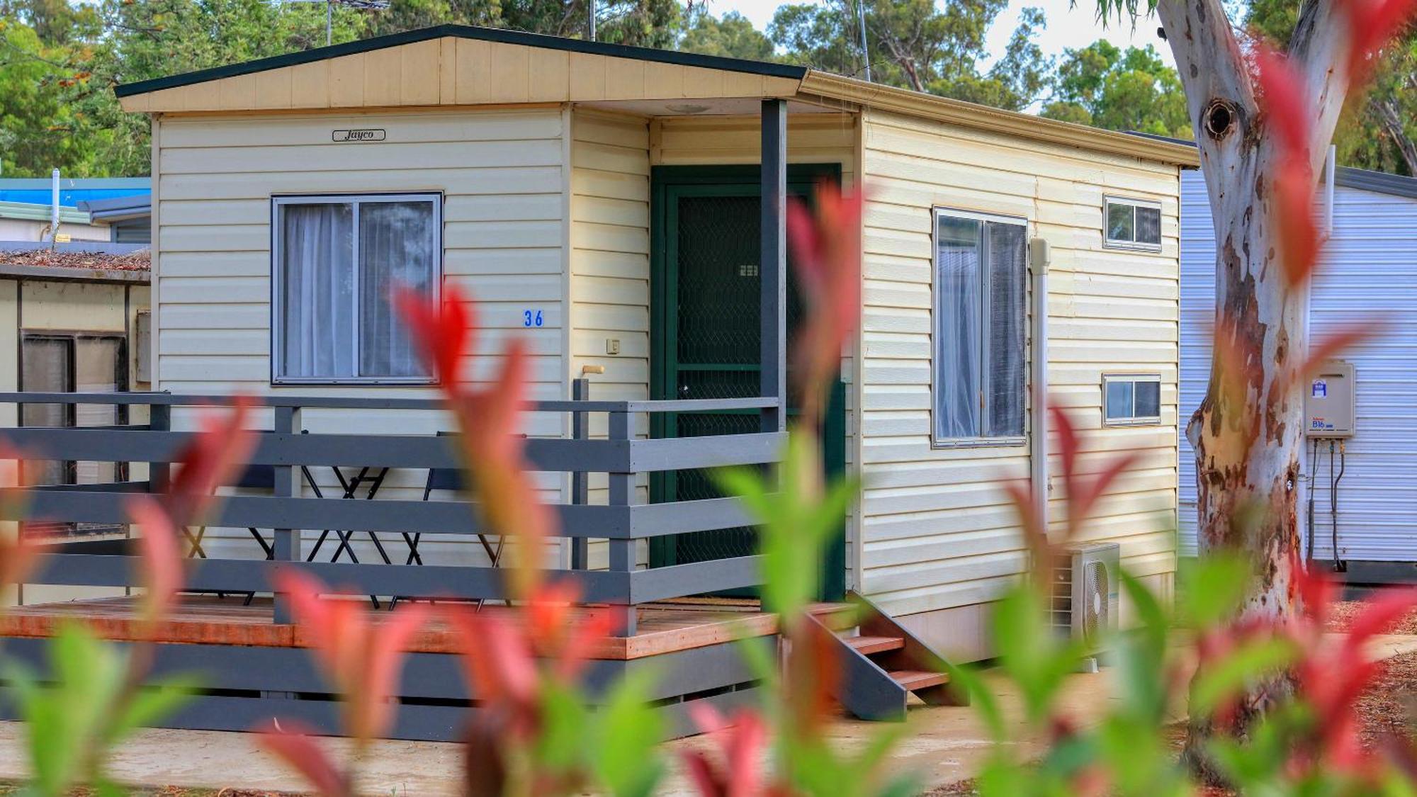 Yarrawonga Riverlands Tourist Park Room photo
