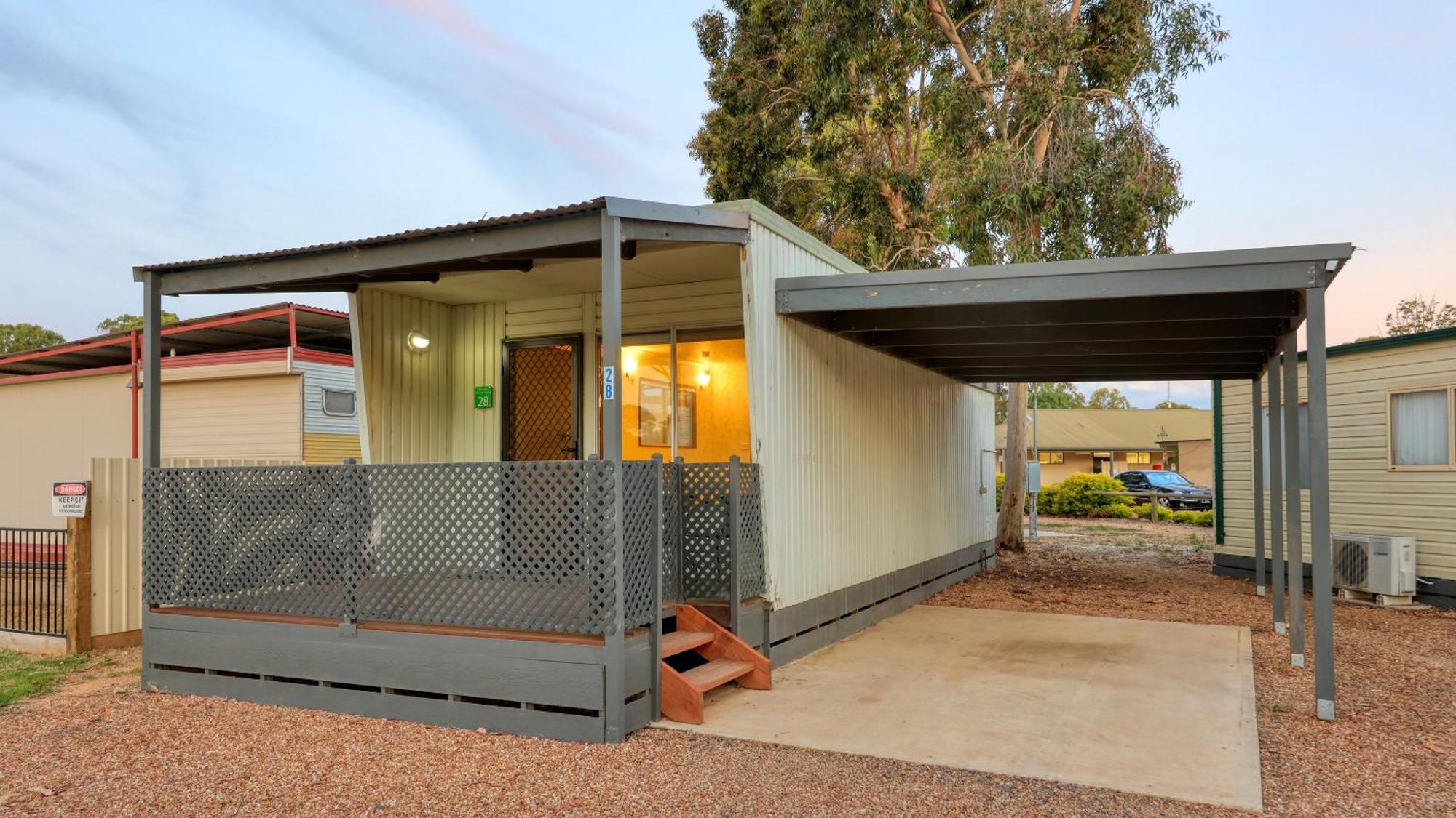 Yarrawonga Riverlands Tourist Park Room photo