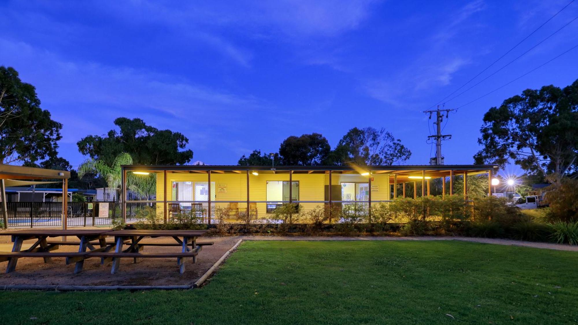 Yarrawonga Riverlands Tourist Park Exterior photo